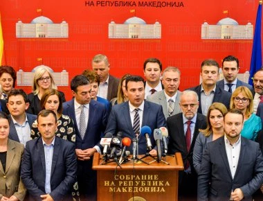 «Βίος και πολιτεία» οι 8 αποστάτες του Ζ.Ζάεφ – Πήραν συγχωροχάρτι για να μην πάνε φυλακή και είπαν «Ναι» στη συμφωνία